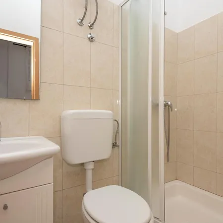 1 Bedroom Beautiful In *