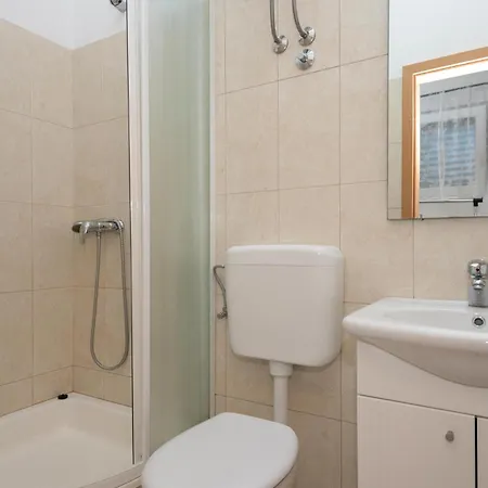 Apartamento 1 Bedroom Beautiful In *
