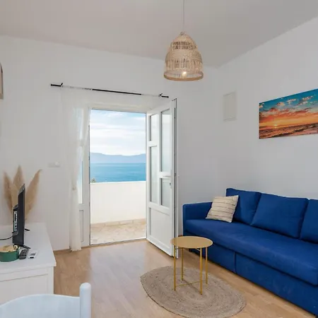 1 Bedroom Beautiful In