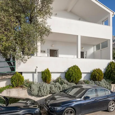 1 Bedroom Awesome In *